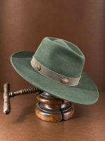 Mauro Guerresco - Cappello in Lana Verde con Borchie Oro 671820