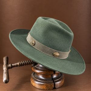 Mauro Guerresco - Cappello in Lana Verde con Borchie Oro 671820