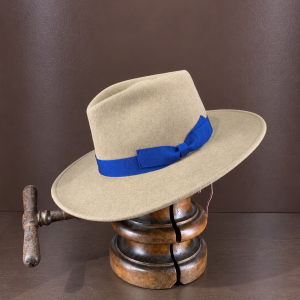 Mauro Guerresco - Cappello in Lana Cammello con Fiocco Blu 671830