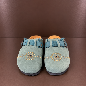 Post&Co X Mauro Guerresco - Sabot Montone Color Agave con Borchie