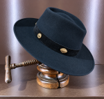 Mauro Guerresco - Cappello in Lana Nero con Borchie Oro 671820