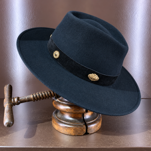 Mauro Guerresco - Cappello in Lana Nero con Borchie Oro 671820